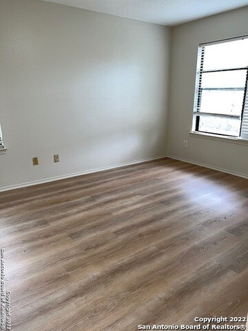 Building Photo - 117 Whisper Way