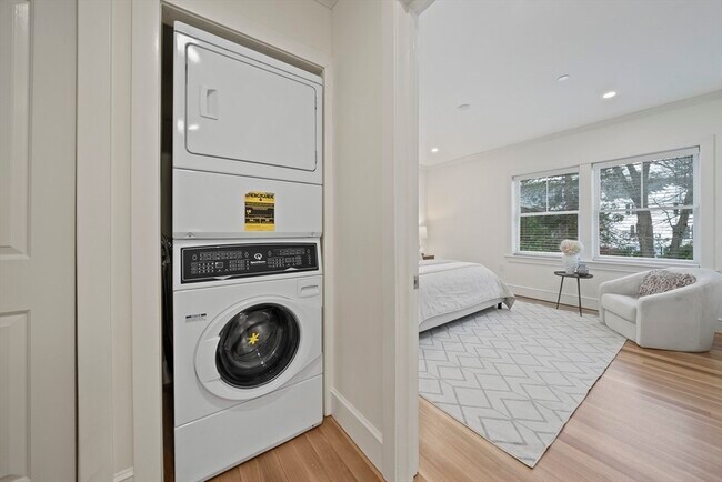 Building Photo - 321 Hammond Pond Pkwy