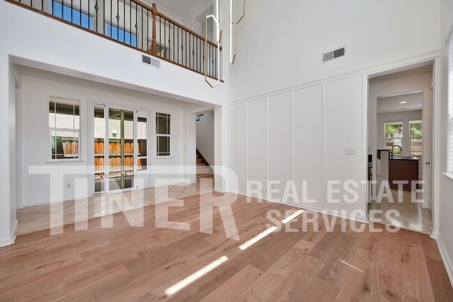 Building Photo - 2469 Kinsella Way