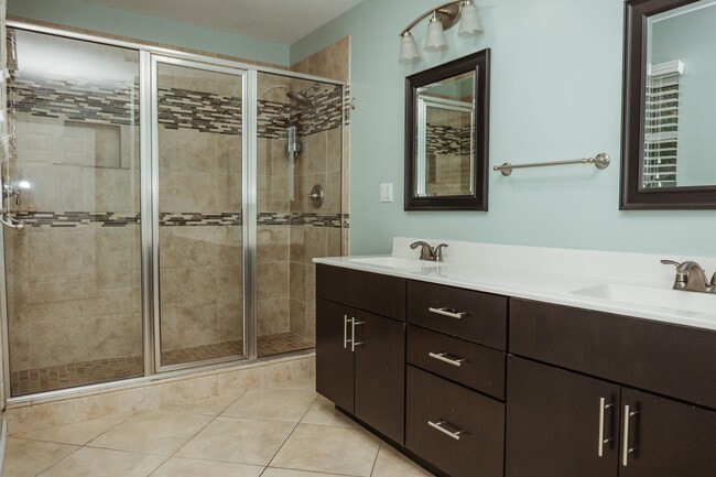 Building Photo - 16 Mariners Ln