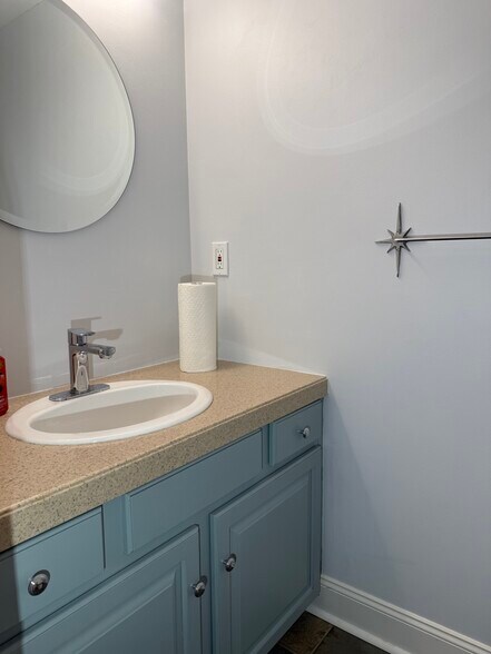 Building Photo - 140 Niagara Shore Dr