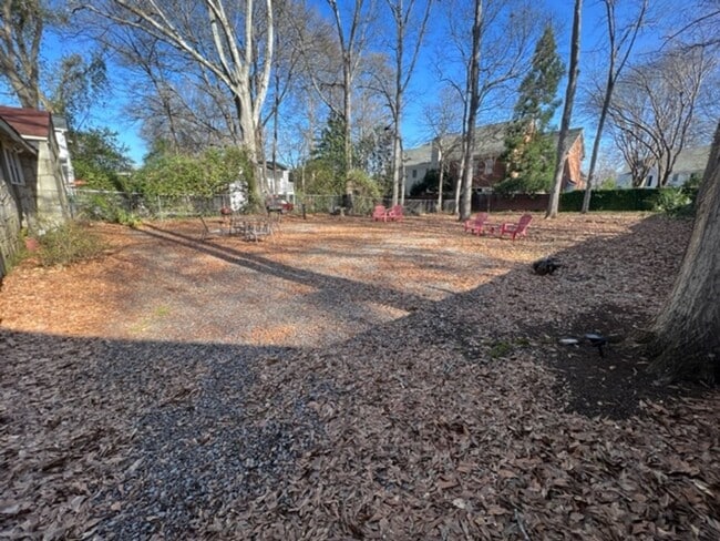 Building Photo - Charming 2 bed 1 bath house in Five-Points!