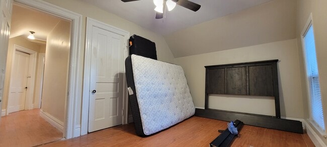 Building Photo - 628 25th St