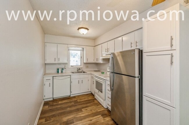 Building Photo - $500 off First Month!! 2 Bedroom, 1 Bath Condo in Ankeny