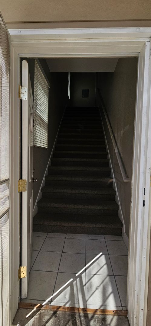 Building Photo - G Street 6 Plex