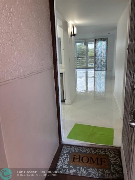 Building Photo - 1811 Sabal Palm Dr