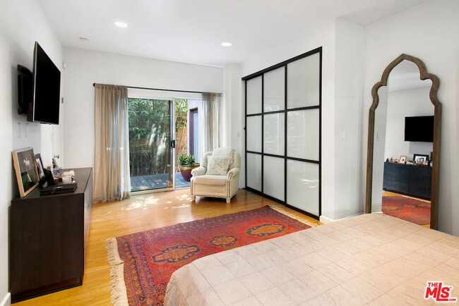 Building Photo - 639 Vernon Ave