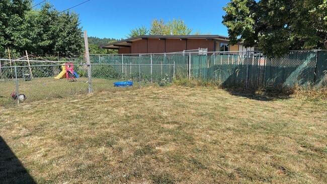 Building Photo - $200 discount for first month rent