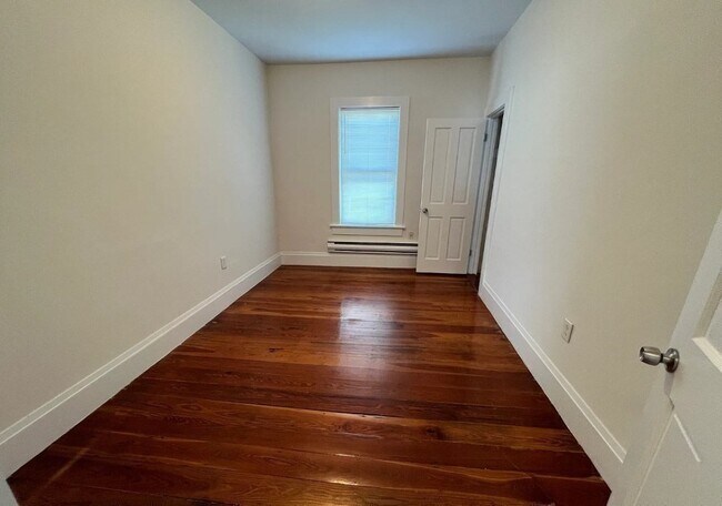 Building Photo - 27 Buttonwood St