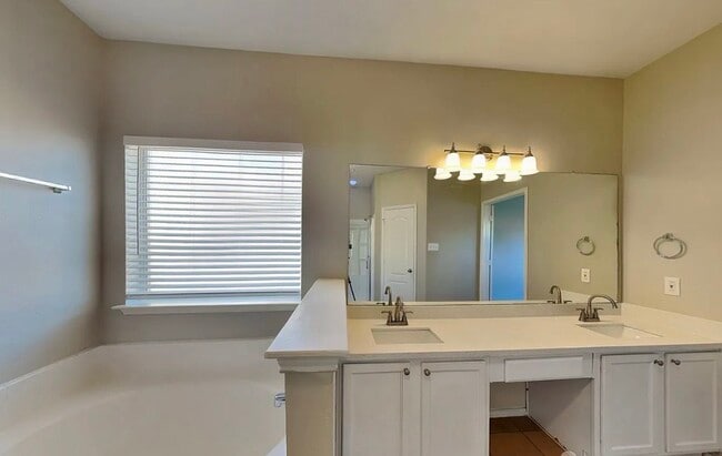 Building Photo - Elegant Simplicity in This Beautiful 4-Bedroom Residence