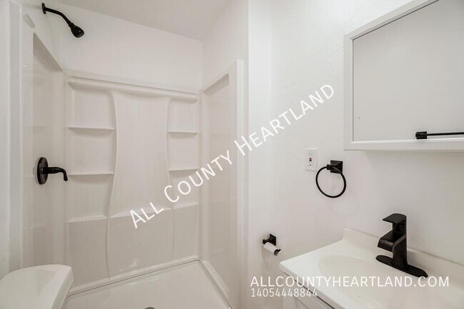 Building Photo - 208 W Kittyhawk Dr