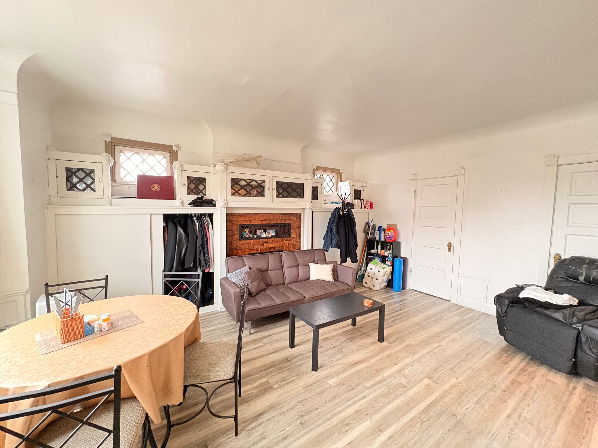 Building Photo - 5718 Ellsworth Ave