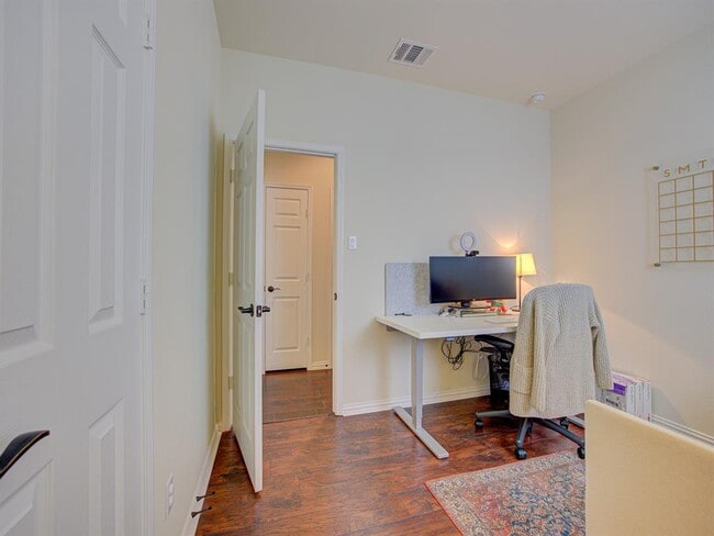 Building Photo - 9928 Aly May Dr