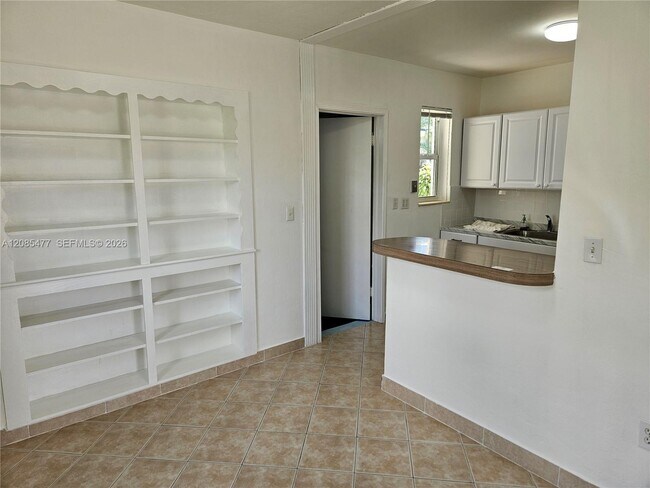 Building Photo - 145 SW 60th Ct