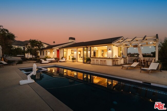 Building Photo - 5770 Busch Dr