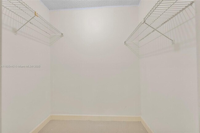 Building Photo - 16491 Blatt Blvd