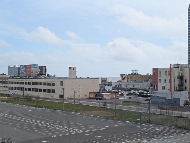 Building Photo - 143 S South Carolina Ave