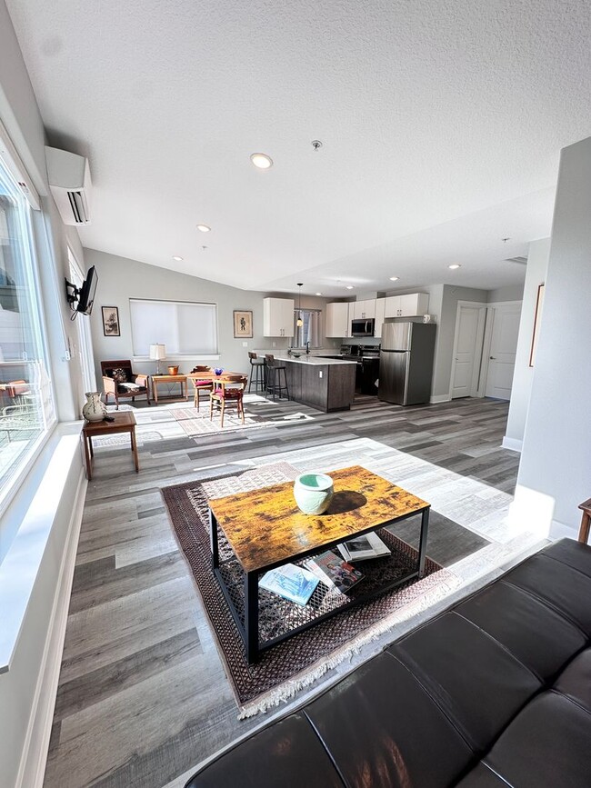Building Photo - ***MOVE-IN SPECIAL***  Fully Furnished 2 B...