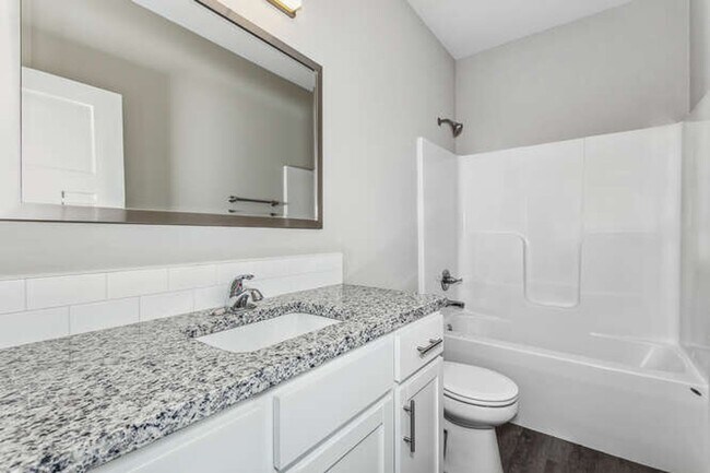 Building Photo - Gorgeous Town Home with Garage & Fenced Ya...