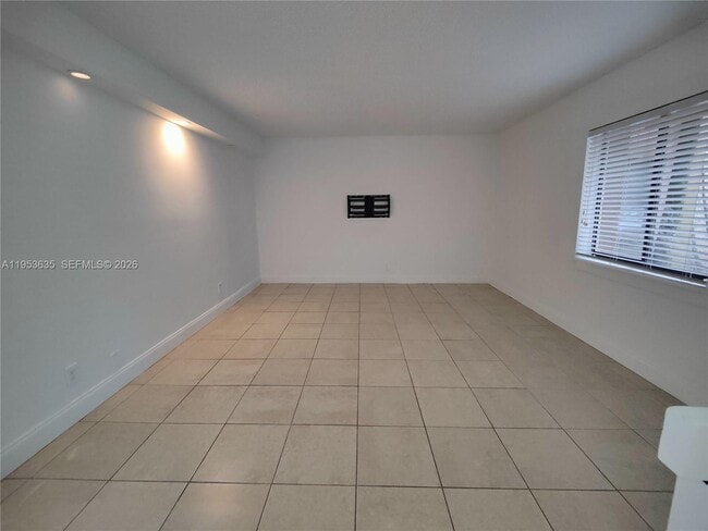 Building Photo - 181 Wimbledon Lakes Dr