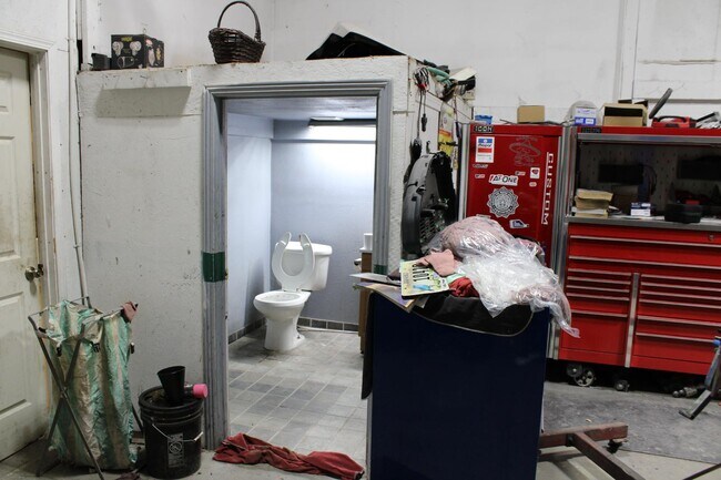 Building Photo - 146 Cedar St