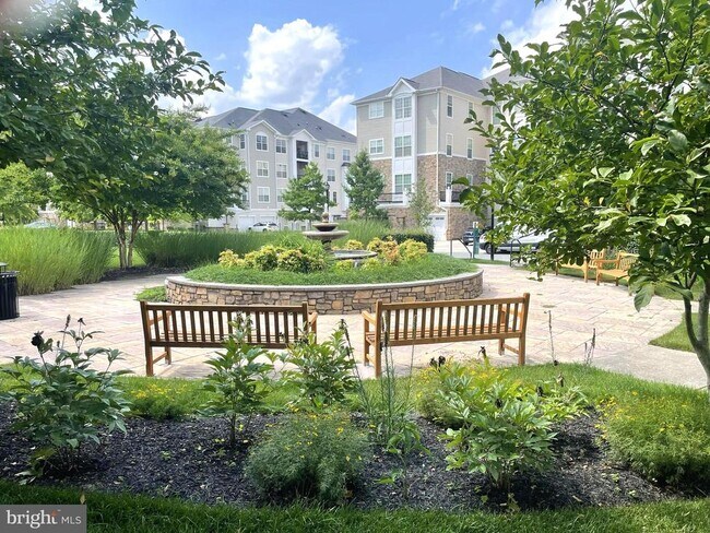 Building Photo - 7401 Travertine Dr