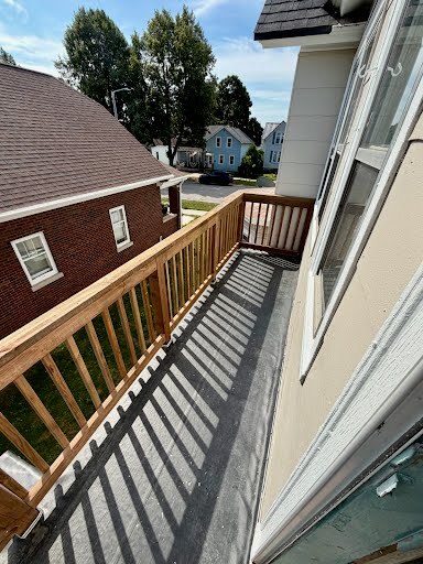 balcony - 1628 Kentucky Ave