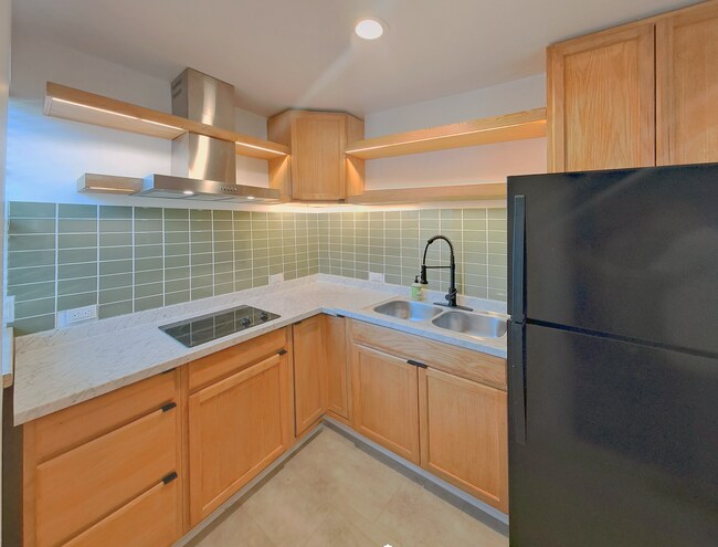 Building Photo - 1643 W 48th St