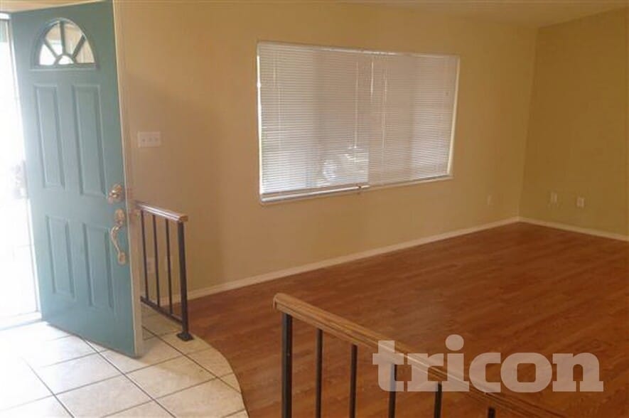 Building Photo - 2063 W Morningside Dr