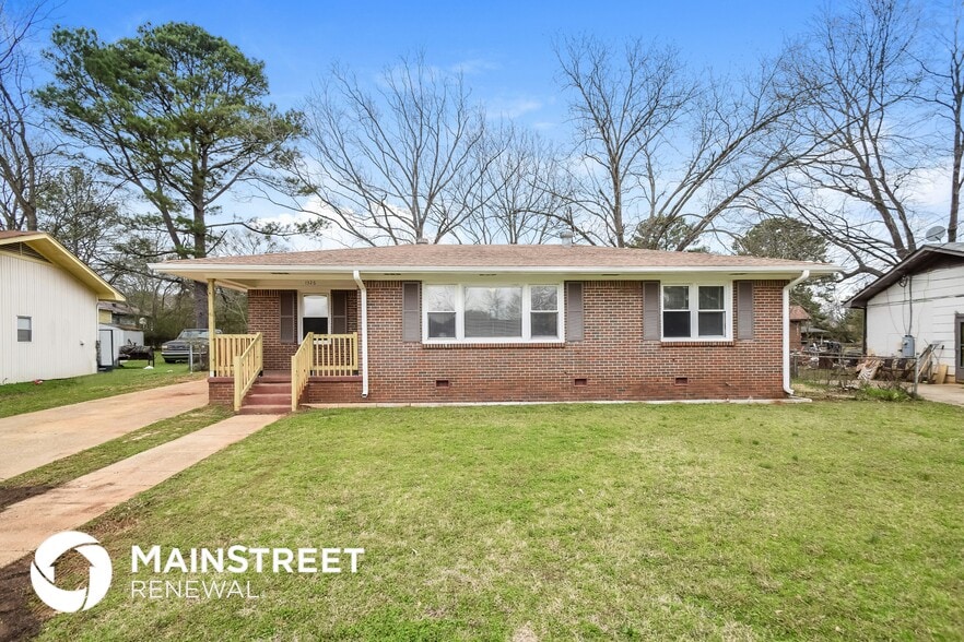 Primary Photo - 1326 Berry Hill Rd