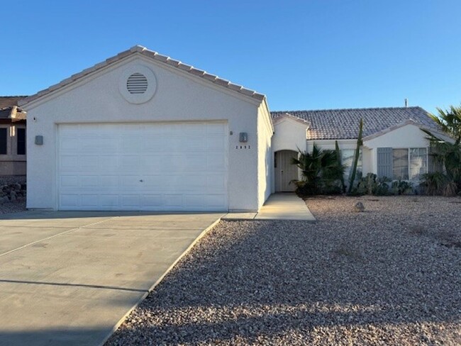 Building Photo - Pool Home with 3Bedrooms +Bonus Room Bullh...