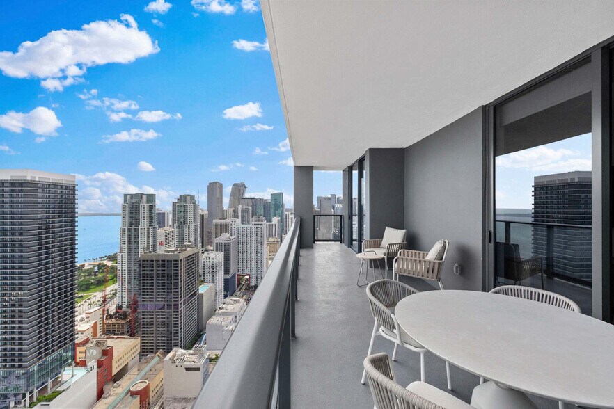 Building Photo - 159 NE 6th St