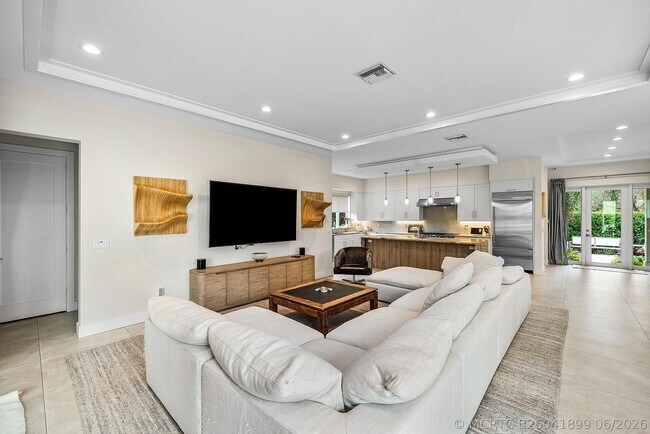 Building Photo - 217 Gulfstream Blvd