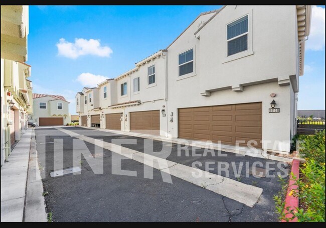 Building Photo - 5301 E Commerce Way