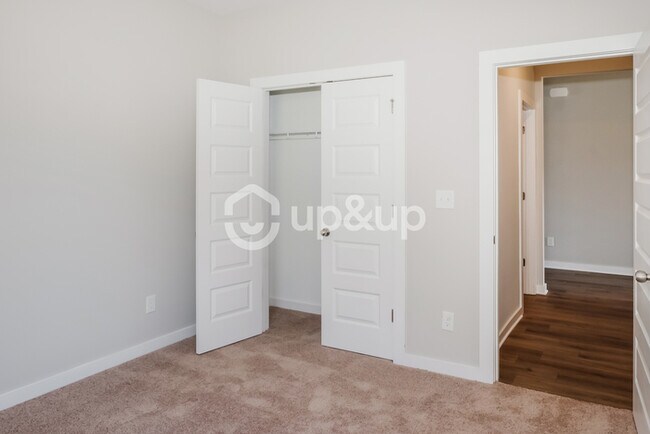 Building Photo - Fantastic 4bd/2ba home! Coming soon!