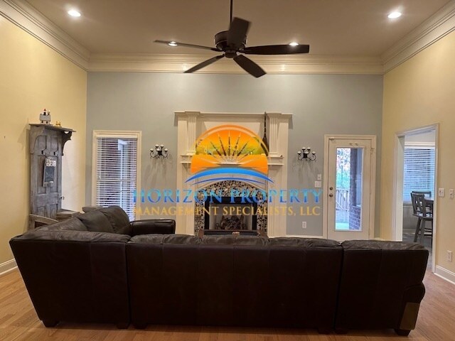 Building Photo - 127 Phantom Dr