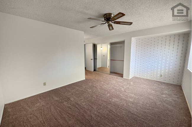 Building Photo - 3Bed/2Bath House at 55th Ave/Peoria Ave! Ready for Immediate Move-In! – NO HOA!