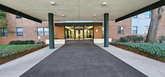 Building Photo - 2965 Pharr Ct S Northwest