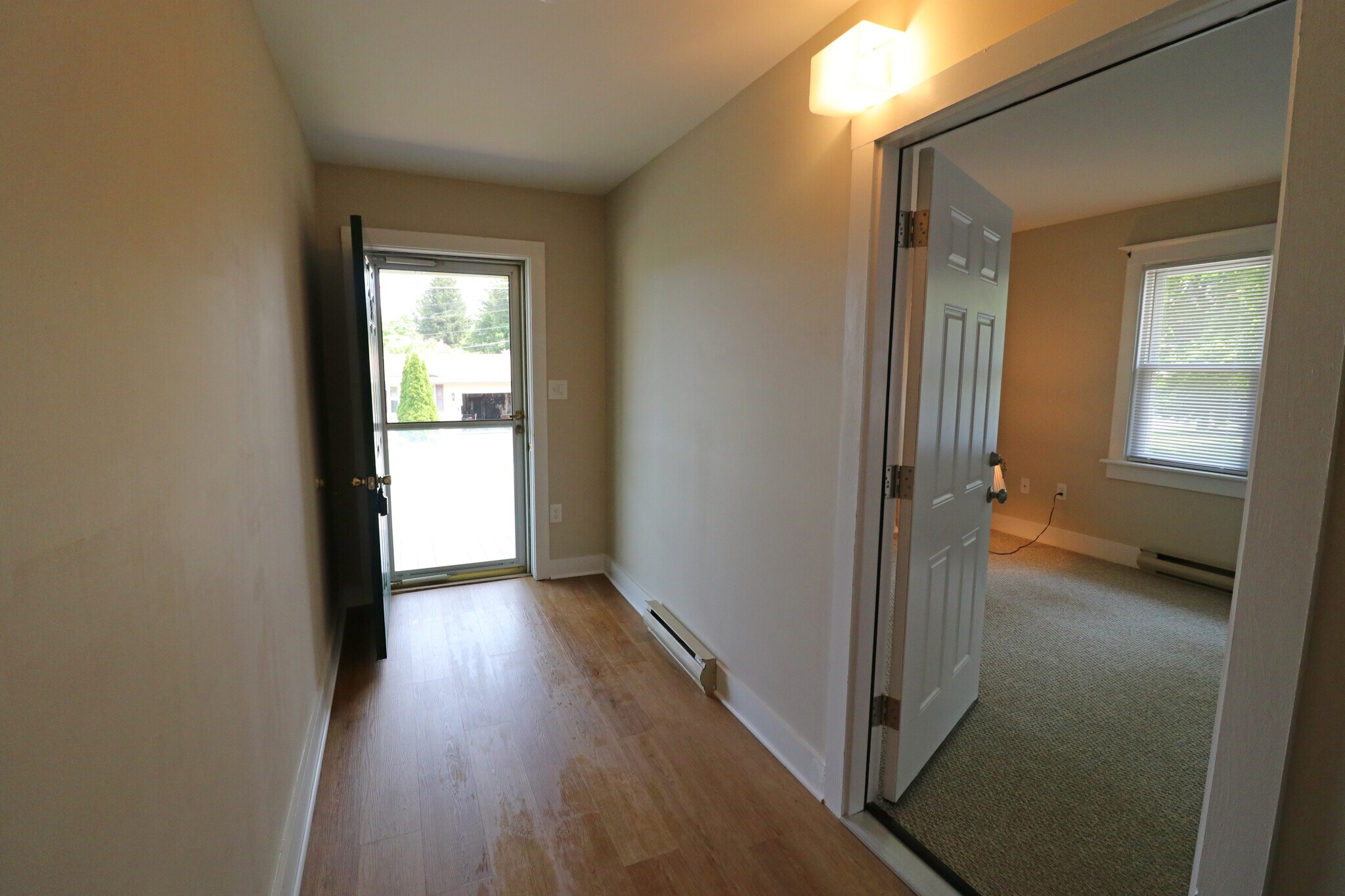 Building Photo - 318 S Watson St