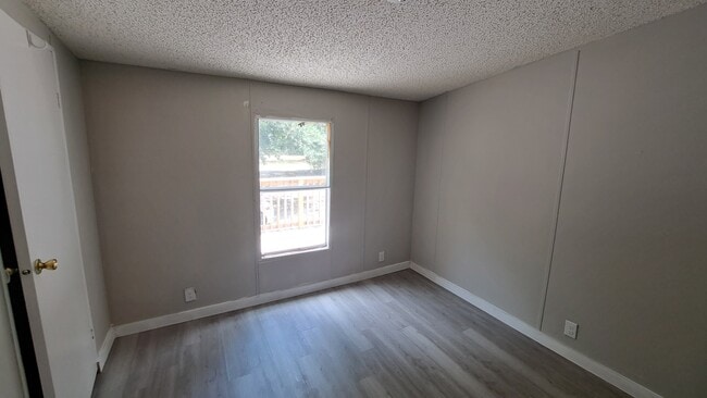 Building Photo - 40 Ginger Ln