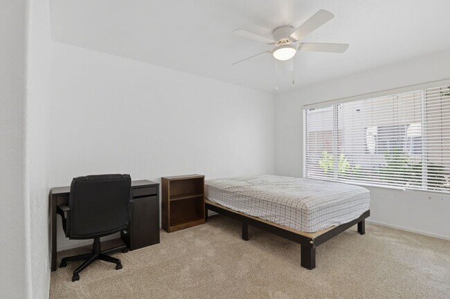 Building Photo - 3074 Tarpon