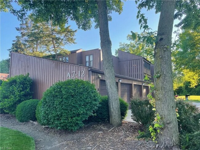 Building Photo - 33803 electric Blvd