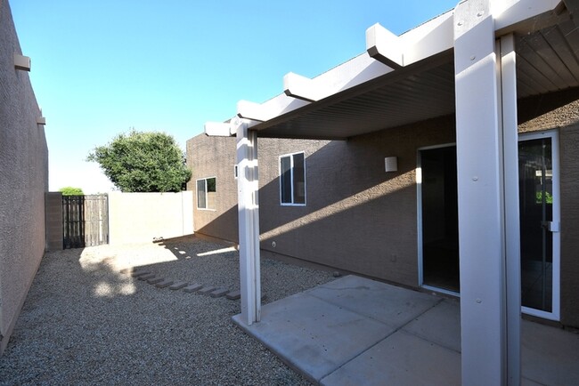 Building Photo - 3 bed 2 bath in San Tan Valley Hunt/Magma ...