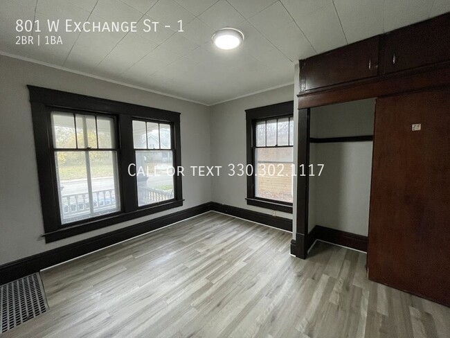 Building Photo - Two bedroom one bathroom 1st level apartme...