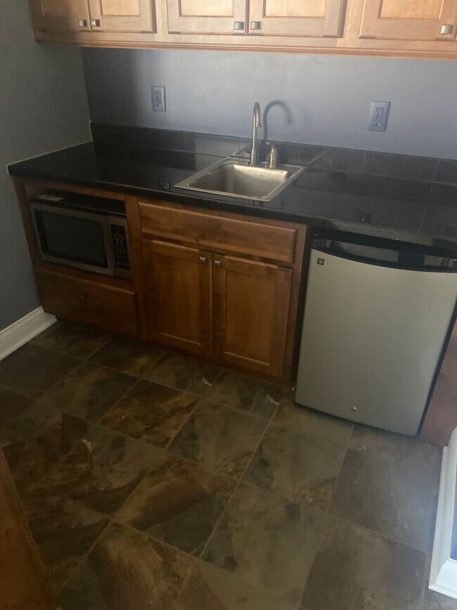 Building Photo - 4701 Thornbrook Ridge