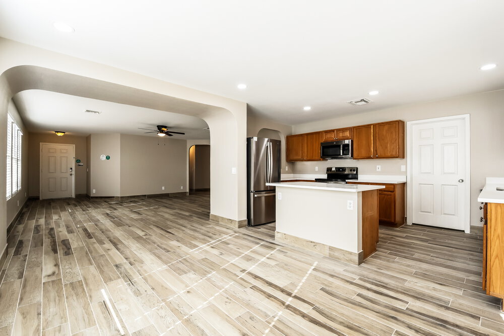 Building Photo - 10548 W Angels Ln