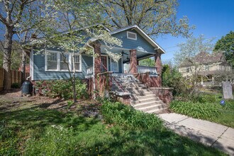 Building Photo - Charming Craftsman Home in Montford