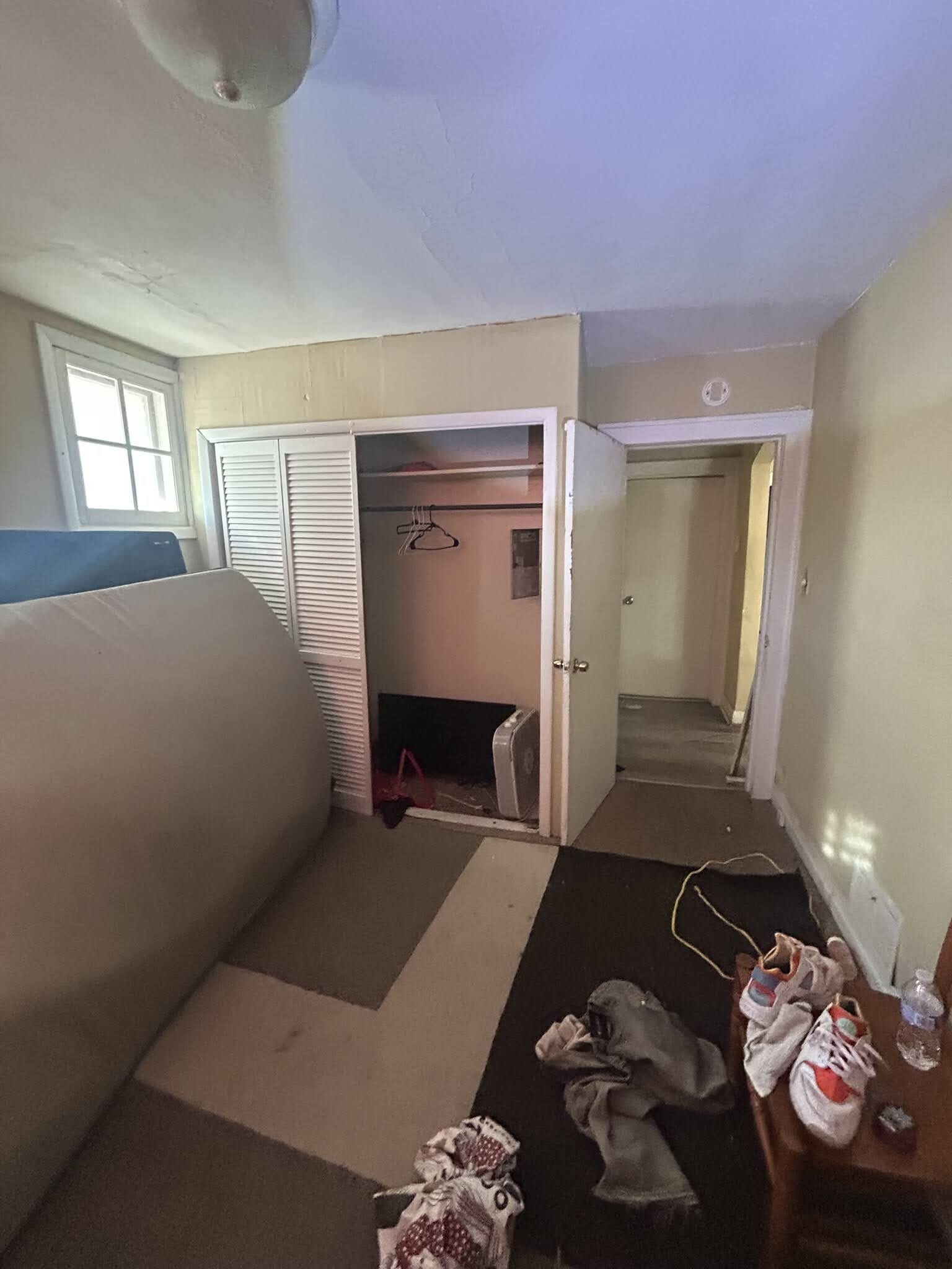 Building Photo - 4025 Beachwood Ave