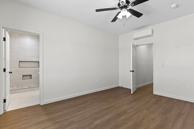 Building Photo - 17481 Granada Dr