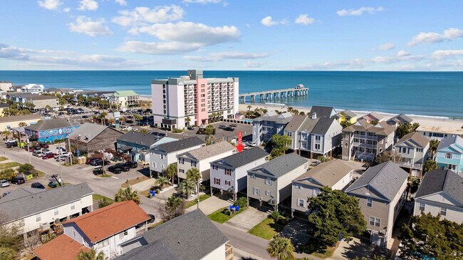 Building Photo - 111B S Yaupon Dr